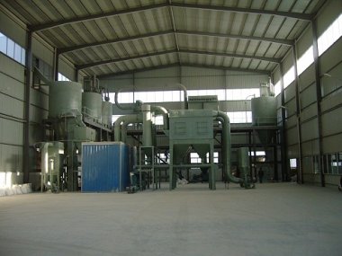 物料在高速旋轉的動盤和定盤之間91麻豆视频网站反複摩擦、衝擊、剪切等多種力的作用下粉碎