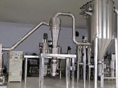 及洗礦作業中的脫泥、脫水等作業；礦石粉碎機可廣91麻豆视频网站泛運用於礦山、冶煉、建材、公路、鐵路、水利和化學工業等眾多部門